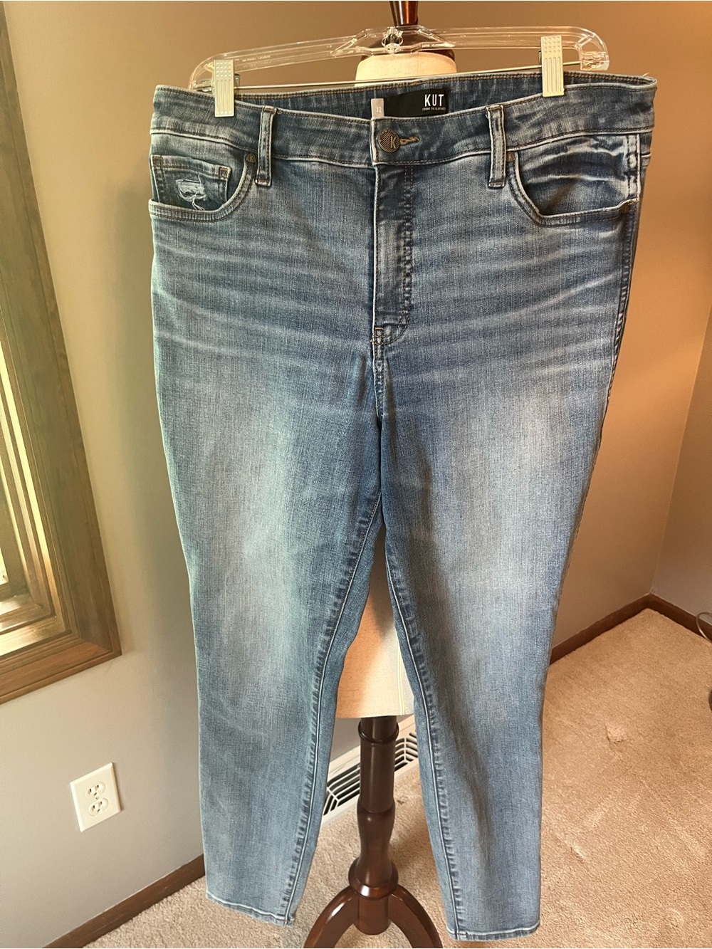Kut from the Kloth Mia Fab Ab Skinny High-Rise Light Wash Jeans
